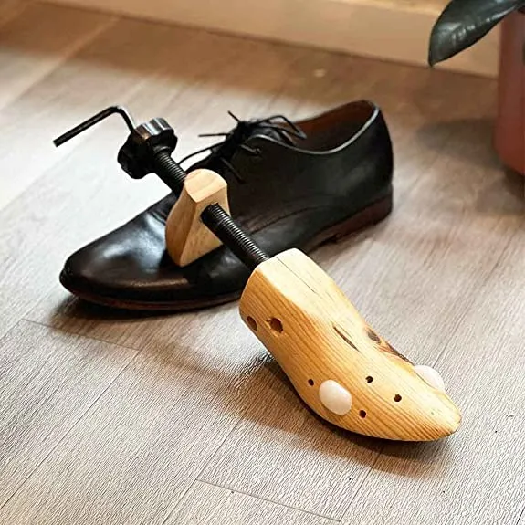 Toledo Adjustable Shoe Stretcher | Unisex Wood Shoe Stretch